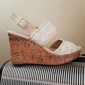 CUTE POP IVORY CANVAS & LACE OPEN TOE WEDGE HEELS